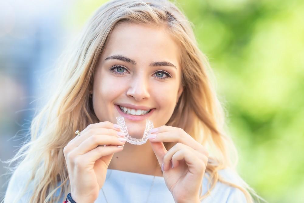 Maintain Your Invisalign® Results Indefinitely With Proper Retainer Use